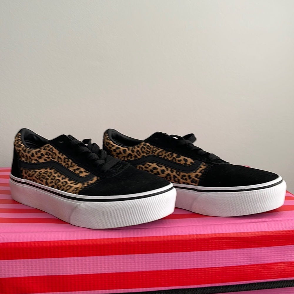 Women’s Van low top sneakers